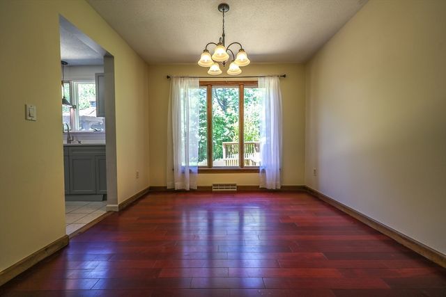 428 Michael Sears Rd., Belchertown, MA 01007