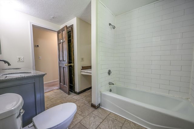 428 Michael Sears Rd., Belchertown, MA 01007