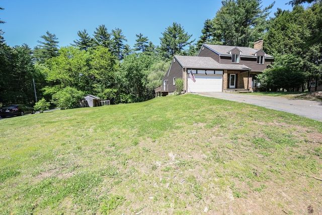 428 Michael Sears Rd., Belchertown, MA 01007