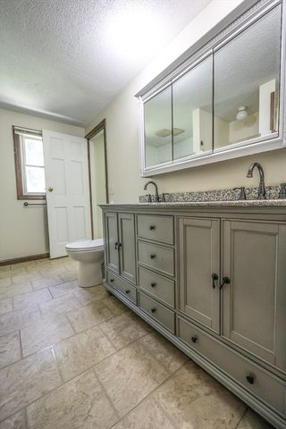 428 Michael Sears Rd., Belchertown, MA 01007