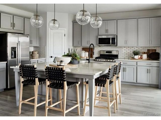 28425 E 4th Ave, Watkins, CO 80137