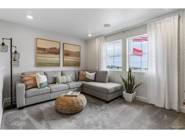 28425 E 4th Ave, Watkins, CO 80137