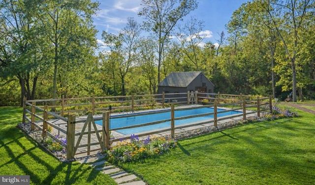 3307 WINDY BUSH RD, New Hope, PA 18938