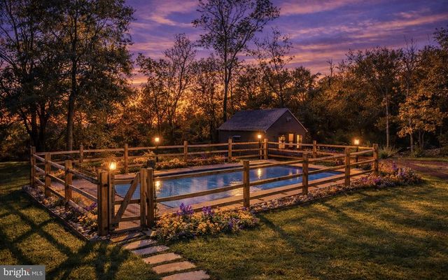 3307 WINDY BUSH RD, New Hope, PA 18938