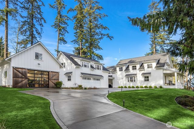 10717 NE Manitou Park Boulevard, Bainbridge Island, WA 98110