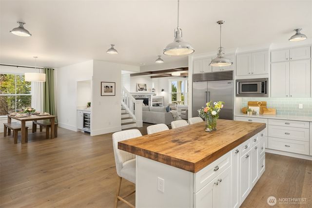 10717 NE Manitou Park Boulevard, Bainbridge Island, WA 98110