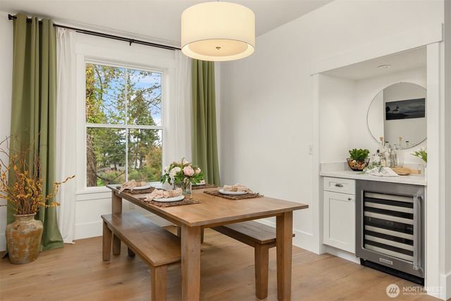 10717 NE Manitou Park Boulevard, Bainbridge Island, WA 98110