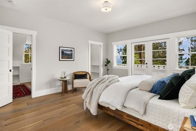 10717 NE Manitou Park Boulevard, Bainbridge Island, WA 98110