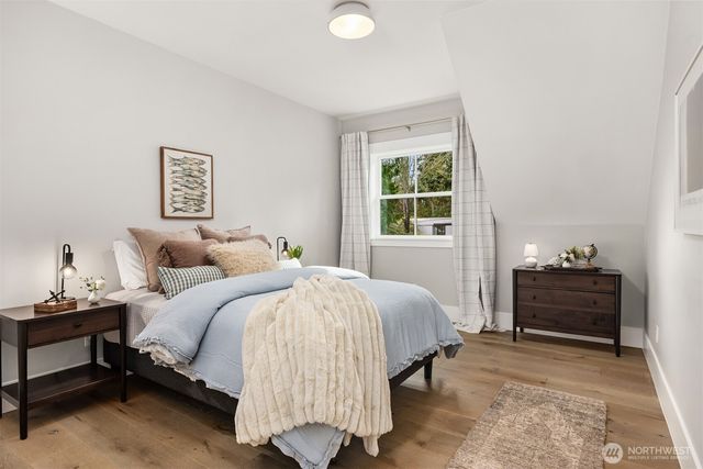 10717 NE Manitou Park Boulevard, Bainbridge Island, WA 98110