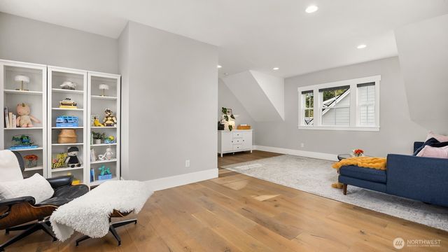 10717 NE Manitou Park Boulevard, Bainbridge Island, WA 98110