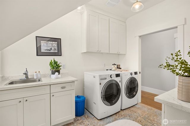 10717 NE Manitou Park Boulevard, Bainbridge Island, WA 98110