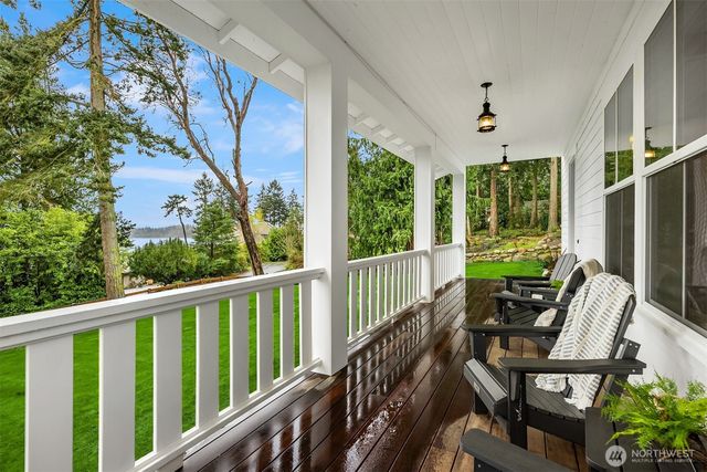 10717 NE Manitou Park Boulevard, Bainbridge Island, WA 98110