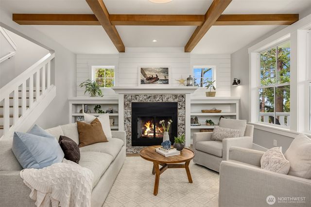 10717 NE Manitou Park Boulevard, Bainbridge Island, WA 98110