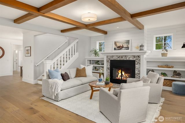 10717 NE Manitou Park Boulevard, Bainbridge Island, WA 98110