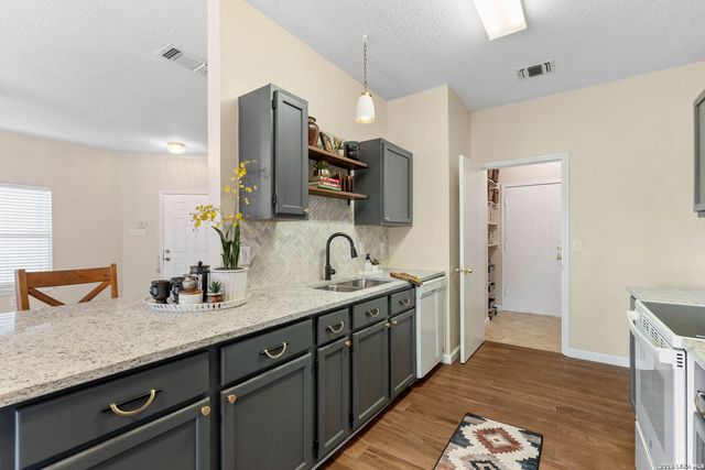 1411 Flower Brook, San Antonio, TX 78232