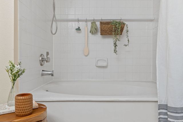 1411 Flower Brook, San Antonio, TX 78232