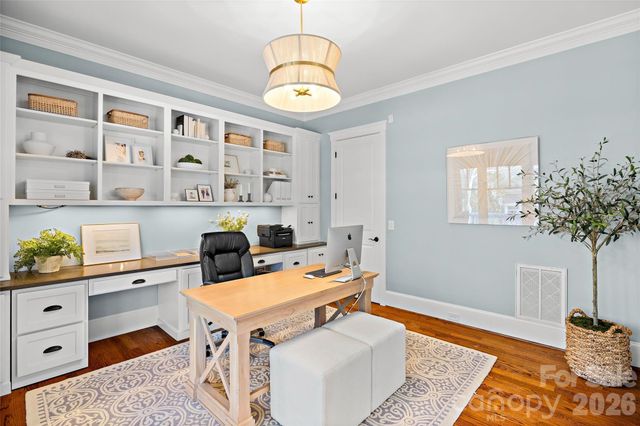 228 Wendover Hill Court, Charlotte, NC 28211