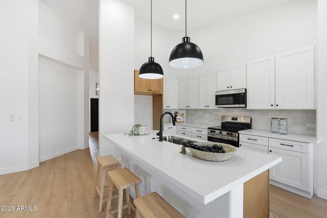 15221 S 47TH Way, Phoenix, AZ 85044