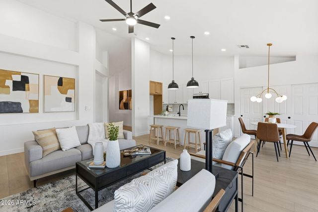 15221 S 47TH Way, Phoenix, AZ 85044