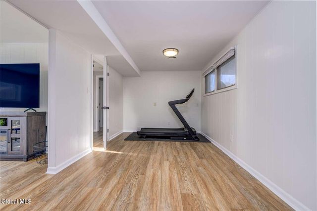 17 Benjamin Lane, Colonie, NY 12205