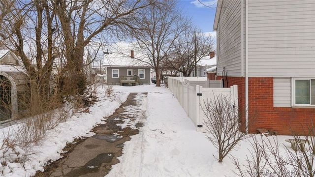 1513 Spring Street, Jeffersonville, IN 47130