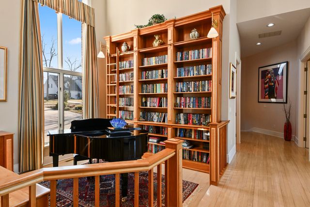 3935 E Eaglescliffe Drive, Springfield, MO 65809