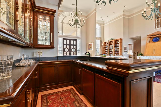 3935 E Eaglescliffe Drive, Springfield, MO 65809