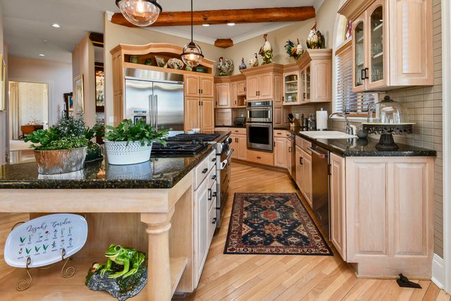 3935 E Eaglescliffe Drive, Springfield, MO 65809