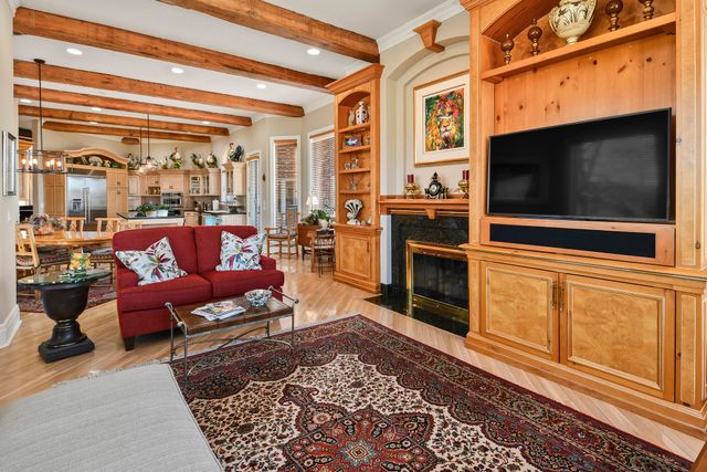 3935 E Eaglescliffe Drive, Springfield, MO 65809