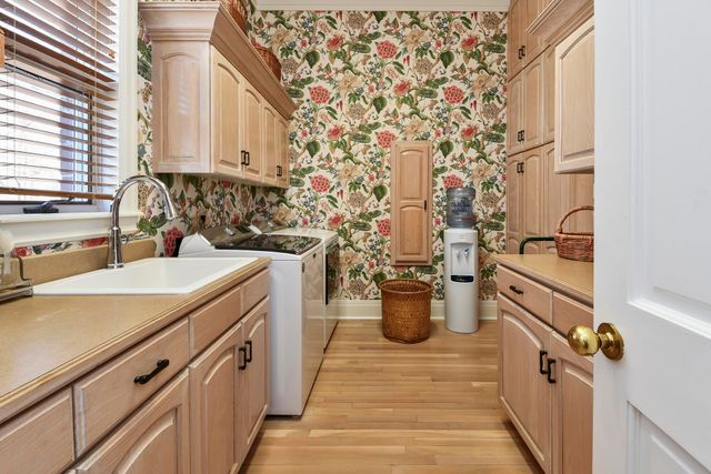 3935 E Eaglescliffe Drive, Springfield, MO 65809