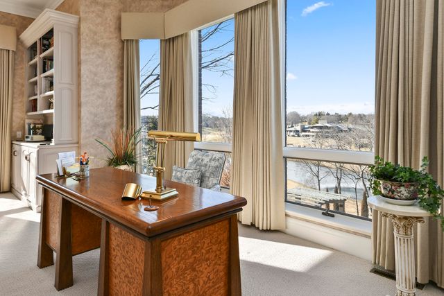 3935 E Eaglescliffe Drive, Springfield, MO 65809