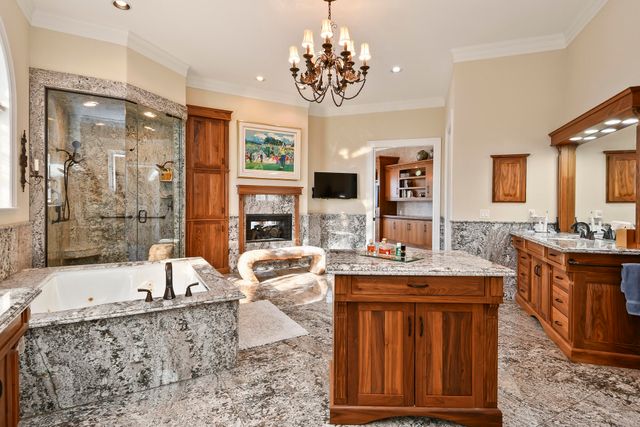 3935 E Eaglescliffe Drive, Springfield, MO 65809