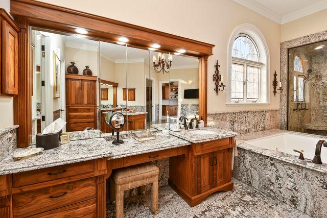 3935 E Eaglescliffe Drive, Springfield, MO 65809