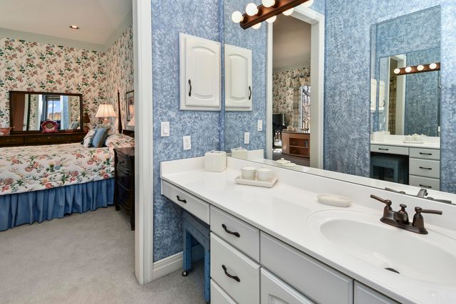 3935 E Eaglescliffe Drive, Springfield, MO 65809