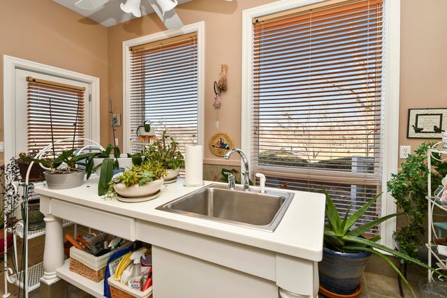 3935 E Eaglescliffe Drive, Springfield, MO 65809