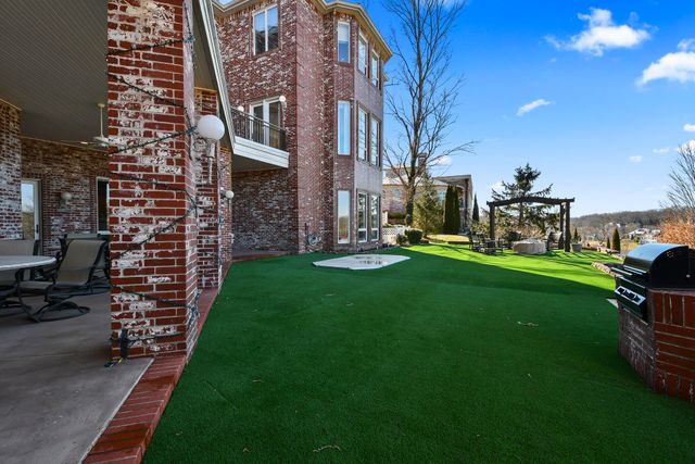 3935 E Eaglescliffe Drive, Springfield, MO 65809