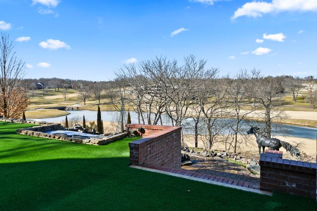 3935 E Eaglescliffe Drive, Springfield, MO 65809