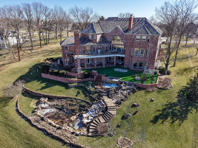 3935 E Eaglescliffe Drive, Springfield, MO 65809