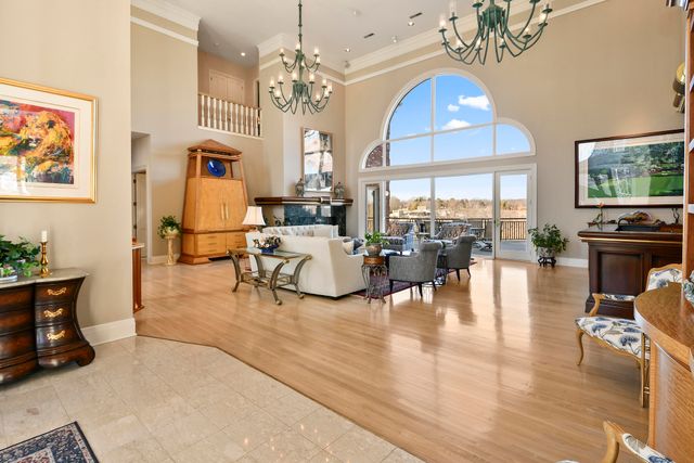 3935 E Eaglescliffe Drive, Springfield, MO 65809