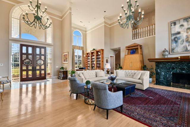 3935 E Eaglescliffe Drive, Springfield, MO 65809