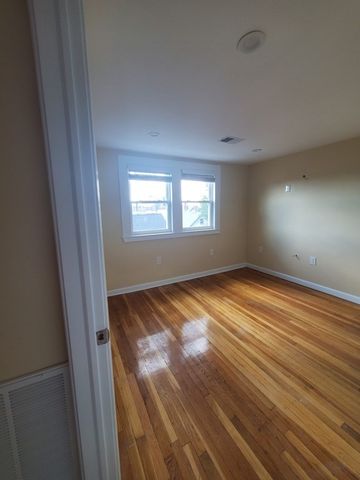 9 Oxford St 3, Lynn, MA 01901