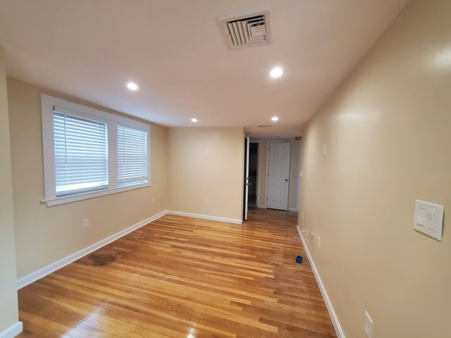 9 Oxford St 3, Lynn, MA 01901