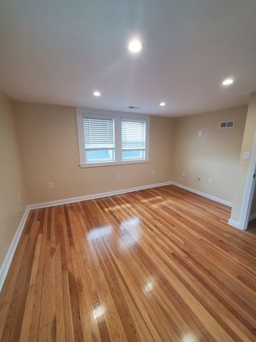 9 Oxford St 3, Lynn, MA 01901