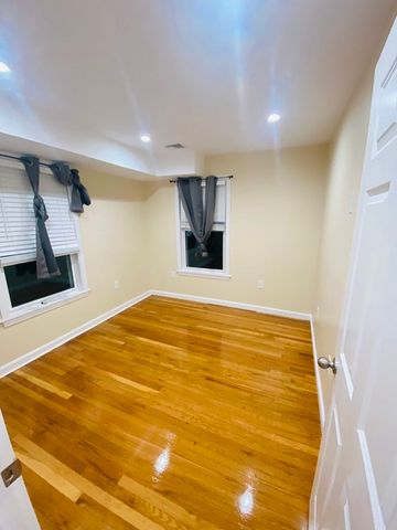 9 Oxford St 3, Lynn, MA 01901