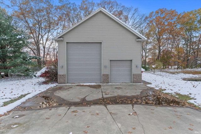 53785 Blue Lake Drive, Elkhart, IN 46514