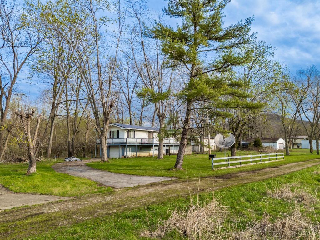 467 Waggoner Riffle Road, Lynx, OH 45693