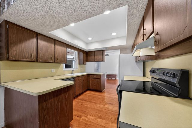 13630 SW 24th Street, Davie, FL 33325