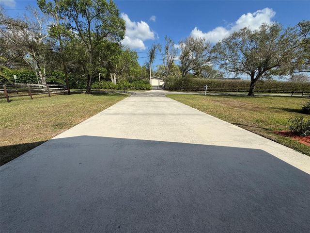 13630 SW 24th Street, Davie, FL 33325