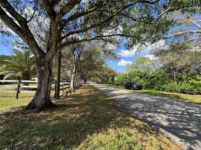 13630 SW 24th Street, Davie, FL 33325