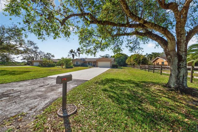 13630 SW 24th Street, Davie, FL 33325